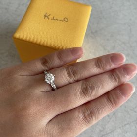 【ケイウノ ブライダル(K.UNO BRIDAL)の口コミ】 理想の雰囲気を伝え、一からデザイン画を作成頂き、オリジナルの婚約指輪…