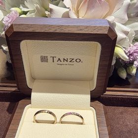【TANZO.(鍛造指輪)の口コミ】 甲丸ストレートでダイヤの配色にもこだわったデザイン。
TANZOならではの…