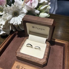【TANZO.(鍛造指輪)の口コミ】 ベースのデザインから装飾まで幅広い種類から選択することができ、また選…