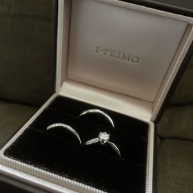 【アイプリモ(I-PRIMO)の口コミ】 結婚指輪、婚約指輪は重ね付けで似合うものを選びました。様々な組み合わ…