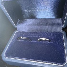 【銀座ダイヤモンドシライシの口コミ】 ストレートデザインであるため、シンプルで流行りに左右されない。
新婦の…