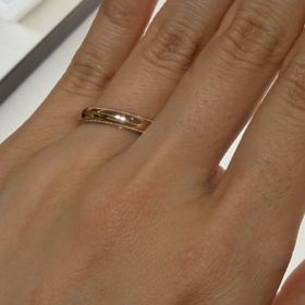 【俄(にわか)の口コミ】 やや太め、上下の縁に細かい装飾が入ったデザインです。一見シンプルな中…