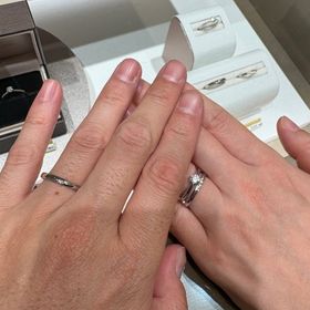 【アイプリモ(I-PRIMO)の口コミ】 婚約指輪は、ダイヤがあまり強調されていなく機能性重視で選択。結婚指輪…