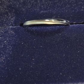 【銀座ダイヤモンドシライシの口コミ】 シンプルでいいデザインです。
たくさん有るなかから選ぶのが大変ですが、…