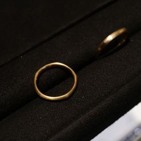 【俄(にわか)の口コミ】 ひなたという名前の指輪で、太陽のような五角形の形をしているのが特徴的…