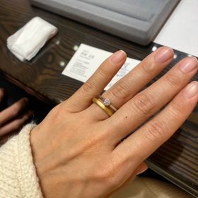 【ケイウノ ブライダル(K.UNO BRIDAL)の口コミ】 ゴールドでマットみがある指輪を探していました。また、木目調の指輪も気…