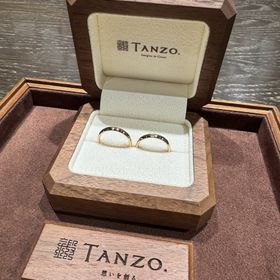 【TANZO.(鍛造指輪)の口コミ】 私は色白、夫は色黒なので、色味選びが心配でしたが、ピンクゴールドがお…