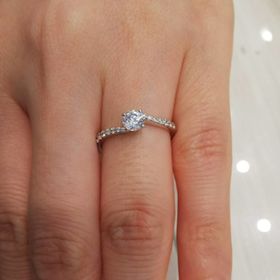 【JEWELRY  KAMATA(ジュエリーかまた)の口コミ】 プロポーズの際にダイヤのみをプレゼントしてもらったので、後日、土台の…