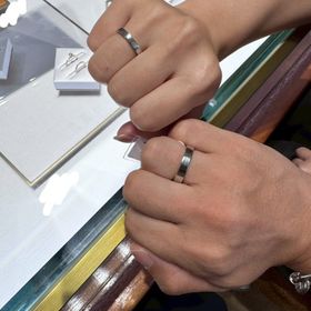 【ブルガリ(BVLGARI)の口コミ】 ブランドロゴが入っているわけでもないですが、一目見てBVLGARIとわかるよ…