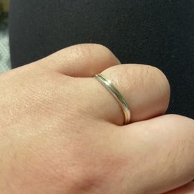 【ケイウノ ブライダル(K.UNO BRIDAL)の口コミ】 ケイウノの
無駄のないデザインで指に自然に馴染み、毎日着けても飽きませ…