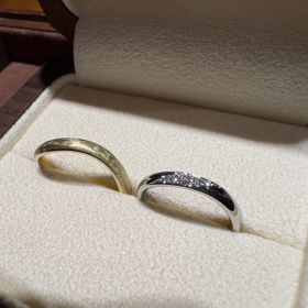 【TANZO.(鍛造指輪)の口コミ】 素材はグリーンゴールドでアイスマット加工をしてもらいましたが、想像以…