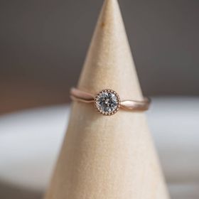 【Cayof(カヨフ)の口コミ】 プロポーズリングを作成しました。ダイヤを先に決めてプロポーズし、後日…