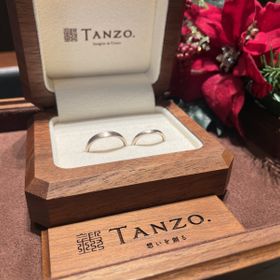 【TANZO.(鍛造指輪)の口コミ】 触り心地が良く、マットなデザインでありながらザラ付きのある心地よいデ…