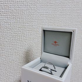【NIESSING(ニーシング)】の口コミ いろんな指輪を試してみて、
ダントツで着け心地が良かったです。
デザイ...