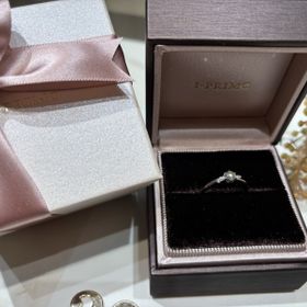 【アイプリモ(I-PRIMO)の口コミ】 ダイヤが綺麗で、デザインも可愛くて届いた時笑顔が溢れました！着け心地…
