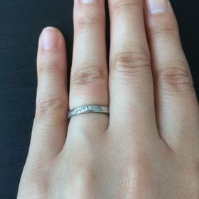 【ギンザタナカブライダル(GINZA TANAKA BRIDAL)の口コミ】 曲線の多い、でもシンプルなデザインに惹かれました。いくつも試着しまし…