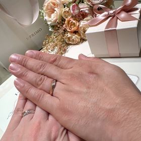 【アイプリモ(I-PRIMO)の口コミ】 ピンクゴールドのカラー、ウェーブの形で探しておりました。
シルバーリン…