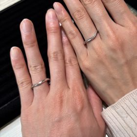 【TRECENTI(トレセンテ)の口コミ】 指輪のデザインはストレートとV字をメインに様々な指輪を試着させていただ…