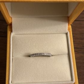 【ケイウノ ブライダル(K.UNO BRIDAL)の口コミ】 指輪を選ぶ際、普段使いしやすいシンプルなデザイン重視で探していました…