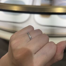 【カルティエ(Cartier)】の口コミ サイドにレールがあるエタニティのタイプ。
こうしたデザインの中では特に...