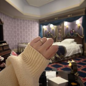 【ケイウノ ブライダル(K.UNO BRIDAL)の口コミ】 プーさんが指輪にしがみついているかの様な可愛いデザインが特徴。カラー…