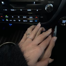 【ラザール ダイヤモンド(LAZARE DIAMOND)】の口コミ 私たちは「ウィズ」を購入しました。
SMSの投稿をみてラザールダイヤモ...