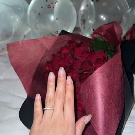 【ラザール ダイヤモンド(LAZARE DIAMOND)】の口コミ デザインはとてもゴージャスな感じです。普段使いもできるキラキラゴージャ...