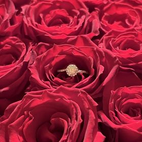 【ヴァンドーム青山(VENDOME AOYAMA)の口コミ】 彼と一緒に買いに行きました。ストレートタイプが理想でしたが、試着した…