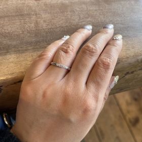 【エクセルコダイヤモンド(EXELCO DIAMOND)の口コミ】 日常にも馴染むデザインですが、存在感はあるところが気に入ってます。色…