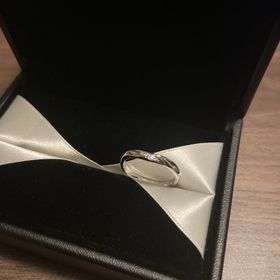 【エクセルコダイヤモンド(EXELCO DIAMOND)の口コミ】 家事をしていても引っかかりにくそうなデザインで
ダイヤモンドも入ってい…