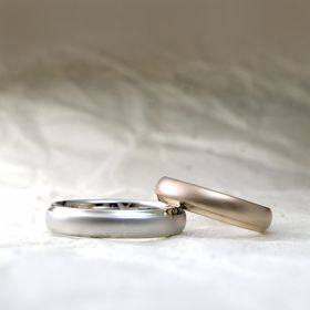 【入倉康ジュエリー工房】の口コミ 普段使いできるシンプルなデザインの指輪ですが、シャープで気品のある雰囲...