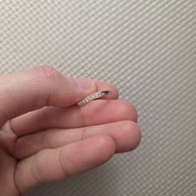 【ラザール ダイヤモンド(LAZARE DIAMOND)の口コミ】 ピンクゴールドにして華やかにしました。
とにかくダイヤがきらきらと七色…