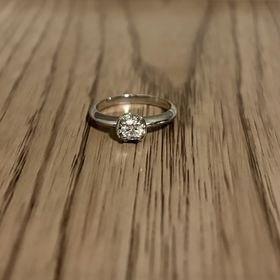 【ブルガリ(BVLGARI)】の口コミ シンプルながら空きのこないデザインてお気に入りです。
メインのダイヤモ...