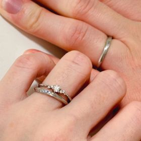 【Disney PRINCESS Rapunzel(ディズニープリンセスラプンツェル)】の口コミ ラプンツェルのリングに飾られてるストーンは、ティアラの形をしていてとて...