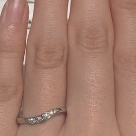 【俄(にわか)の口コミ】 人と被らないデザインがいいなと思っていたので、シンプルなものよりも個…