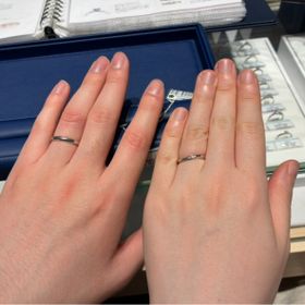 【銀座ダイヤモンドシライシの口コミ】 わたしが選んだ指輪はシンプルなデザインですが、ぷっくり丸みを帯びてい…