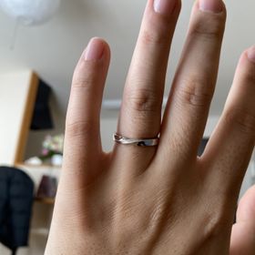 【ichi(イチ)】の口コミ デザインの石地がサイドから展開されており、唯一無二感のあるデザインです...