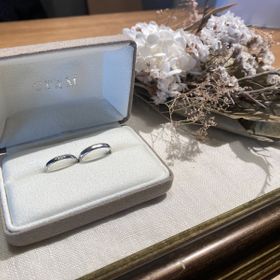 【atelier CraM(アトリエ クラム)の口コミ】 指輪のデザイン
シルバー幅2.5mmの指輪にしました。
３つダイヤが付いたデ…
