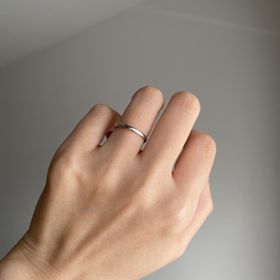 【銀座ダイヤモンドシライシ】の口コミ ウェーブがかったデザインが指に自然になじんで、着けたときのバランスがす...