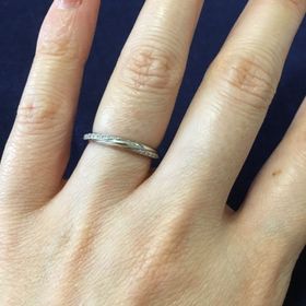 【銀座ダイヤモンドシライシの口コミ】 落ち着いた感じで飽きのこないものと考えていましたが、沢山試着させてい…