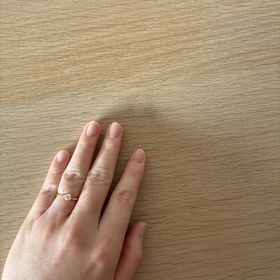 【ラザール ダイヤモンド(LAZARE DIAMOND)の口コミ】 流線型が気に入りました。
普段から身につけやすく、特別な場所でつけても…