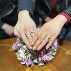 【TANZO.(鍛造指輪)】の口コミ 鏡面仕上げで肌触りがよく、デザインもシンプルで普段使いしやすい。
ダイ...