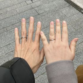 【ケイウノ ブライダル(K.UNO BRIDAL)】の口コミ シンプルで長く着用することを考えて選びました。細すぎず、太すぎないのが...