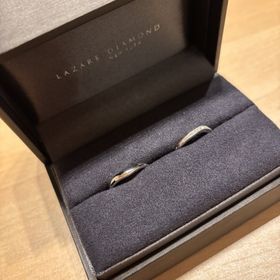 【ラザール ダイヤモンド(LAZARE DIAMOND)の口コミ】 シンプルながらに特別感もあり、
キラキラしているのに目が惹かれました。…