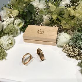 【SORA(ソラ)の口コミ】 まず、資料請求して
パンフレットを見た時に
ウェーブが入っていて
表面の…