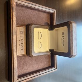 【TANZO.(鍛造指輪)の口コミ】 製造工程に関するお話を聞いて、丈夫そうだなと素直に思いました。かつ自…