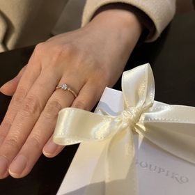 【TOWA(永遠)】の口コミ 桜の花の形と葉っぱがダイヤモンドで表現されていてとても素敵だった。ライ...