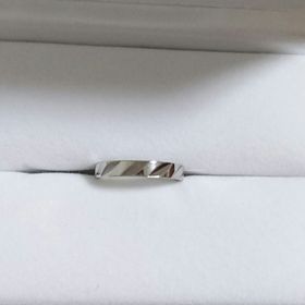 【Ptau(ピトー)】の口コミ 何の模様もデザインもないシンプルな物ではなく、普通に身に付けてもお洒落...