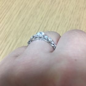 【JEWELRY  KAMATA(ジュエリーかまた)の口コミ】 デザインとダイヤのランクで決めました。結婚指輪が凝ったデザインになっ…