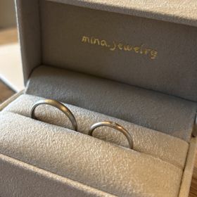 【mina.jewelry(ミナジュエリー)】の口コミ 王道のプラチナではなくホワイトゴールド(旦那はブラックゴールド)を選び...